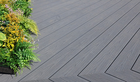 WHAT IS THE DIFFERENCE BETWEEN NORMAL WPC DECKING AND CO-EXTRUSION BOARDS?