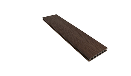 Advantages of Wood Plastic Composite Decking in Swimming Pool